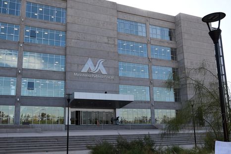 A la mujer la esperan en el Ministerio Público Fiscal para imputarla Foto: ALF PONCE MERCADO / MDZ