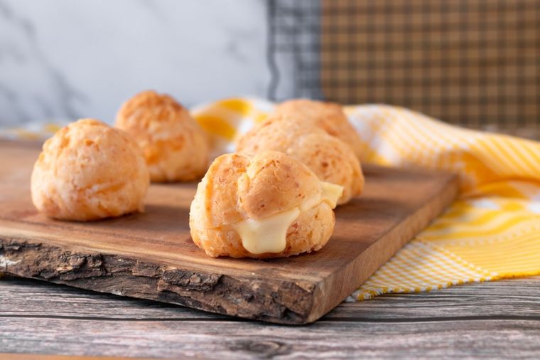 El pan de queso o pão de queijo es un clásico de la cocina de Brasil. Foto: Unsplash