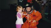 Eileen Collins con su pequeña hija Bridget. Eileen Collins con su pequeña hija Bridget.
