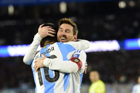 El Gobierno anunció que TV Pública y Radio Nacional transmitirán todos los partidos de la Selección Argentina en el Mundial 2026. El Gobierno anunció que TV Pública y Radio Nacional transmitirán todos los partidos de la Selección Argentina en el Mundial 2026.