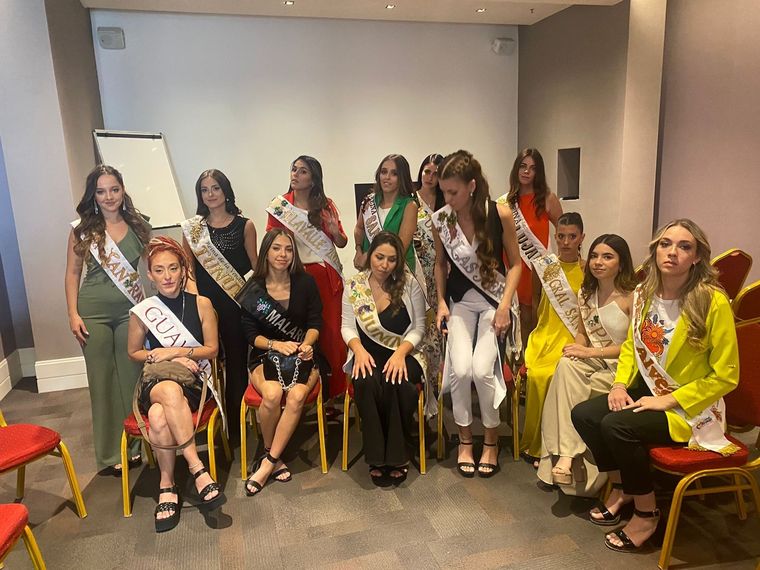 Las reinas en el hotel, con caritas de cansadas pero felices. Foto: Federico Croce/MDZ