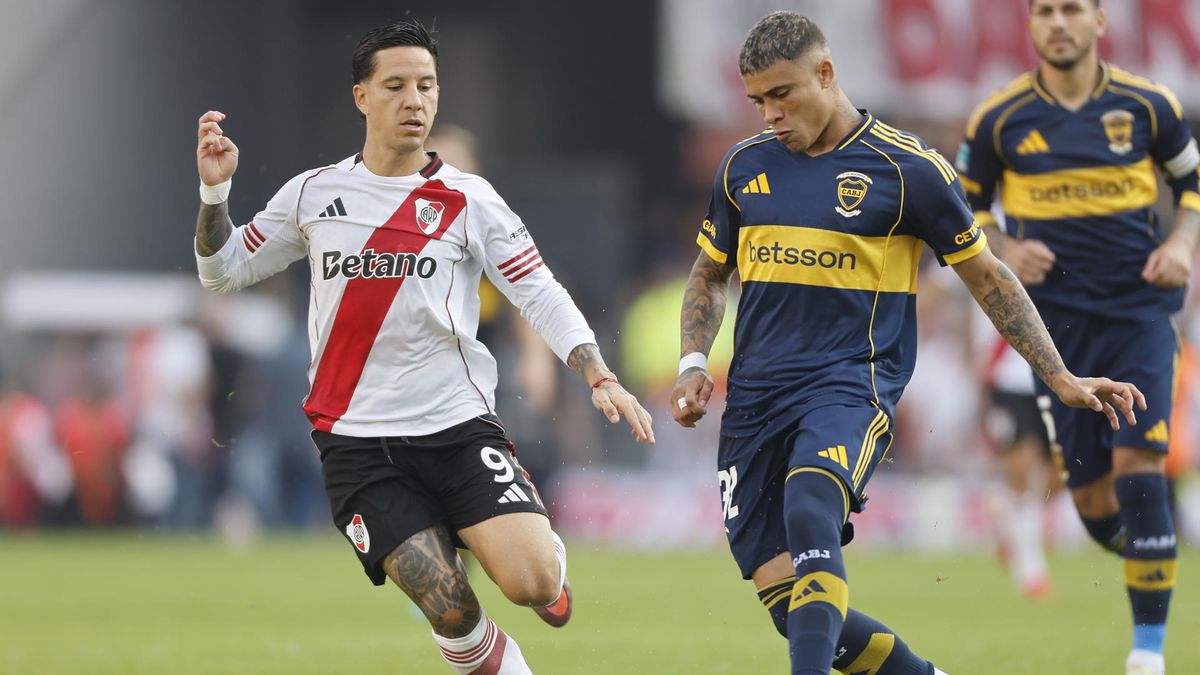 Mazazo para Coudet: Driussi se fue lesionado en pleno Superclásico y despertó las alarmas en River