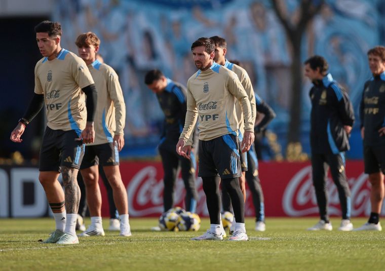 El Cholo Sottile concluyó que Argentina llega como el rival al que todos quieren evitar: ¿Vos pensás que Uruguay, España o Francia quieren jugar contra Argentina? No. Argentina es top y está lista.