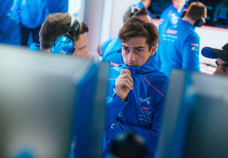 Franco Colapinto dejó buenas sensaciones con el nuevo A526.