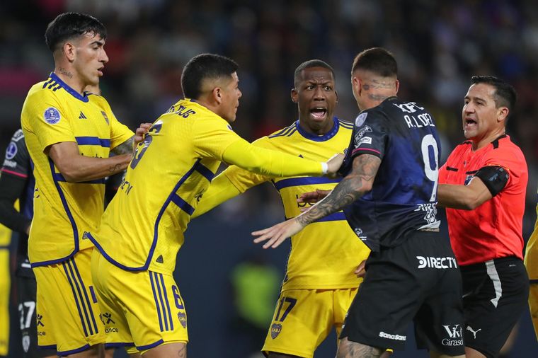 Boca juega la revancha en La Bombonera. Foto: EFE