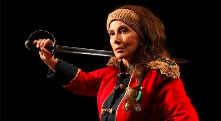Luisa Kuliok protagoniza Juana Vive!, obra sobre la vida de Juana Azurduy.