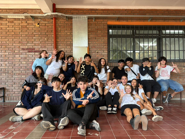 Entre música, espuma y facturas, el UPD arrancó con celebración, pero lejos del descontrol de otros años. Entre música, espuma y facturas, el UPD arrancó con celebración, pero lejos del descontrol de otros años.