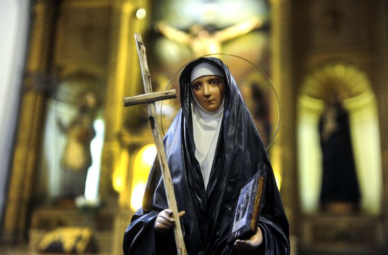 La santa llegó a recorrer 5000 kilómetros a pie. Foto: Télam