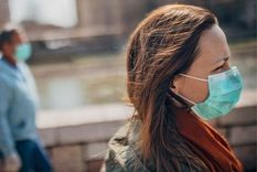 Las diferencias entre hombres y mujeres que China percibió al inicio del brote del nuevo coronavirus, se han visto en otros países.