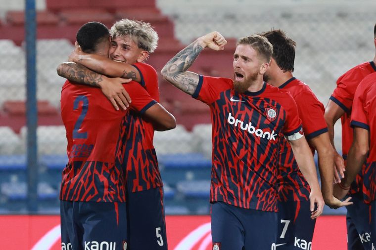 San Lorenzo venció a Nacional en Montevideo. Foto: Fotobaires