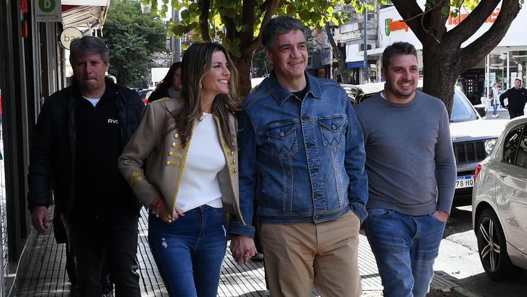 Recorrida. Jorge Macri y su mujer, Belén Ludueña. Foto: Facebook Jorge Macri