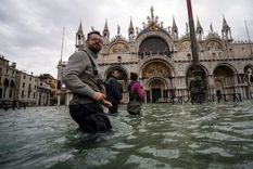 Acqua alta, en Venecia, ahora en verano. Foto: ElUniversal.
