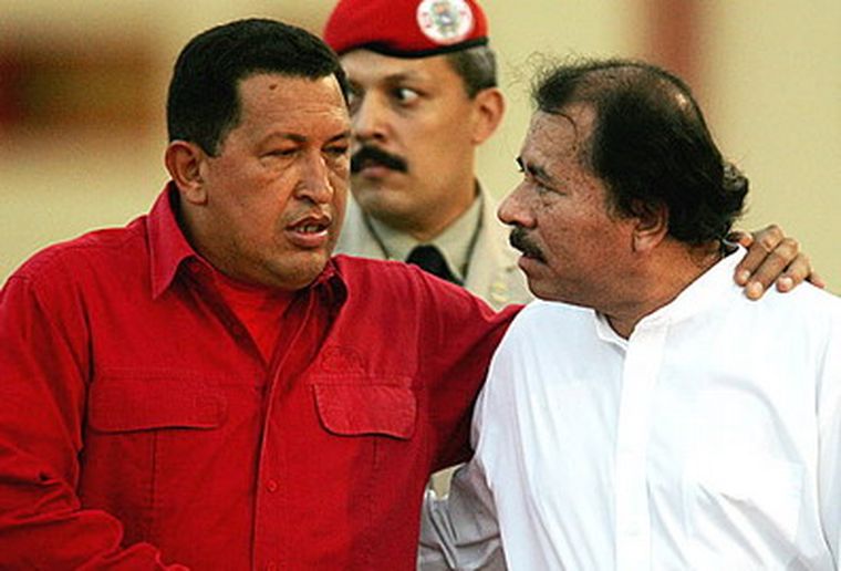 Daniel Ortega, presidente de Nicaragua, junto a Chávez. Foto: web Daniel Ortega, presidente de Nicaragua, junto a Chávez. Foto: web