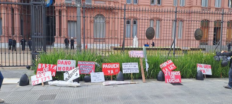 Unas 8 mil víctimas reclamaron el cumplimiento de  la reparación por daño moral y psicológico que fue otorgado por ley Foto: gentileza Diputada Gabriela Brower de Konning