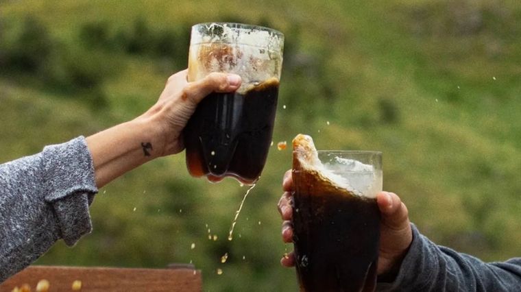 ARCA subasta botellas de Fernet para las fiestas.