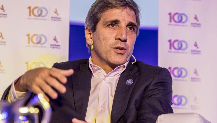 Luis Caputo, encargado de estabilizar la economía y reducir la inflación Foto: NA