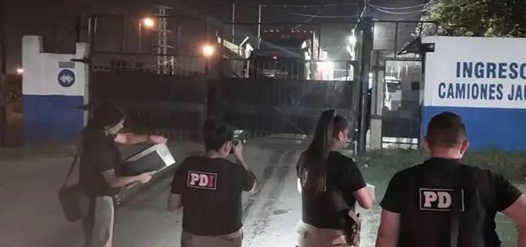 Balearon un frigorífico en un acto mafioso Foto: NA