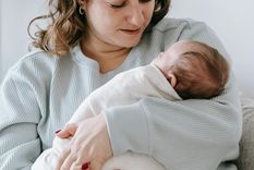 Las madres sufren las exigencias y mandatos de una sociedad machista. Foto: Pexels Las madres sufren las exigencias y mandatos de una sociedad machista. Foto: Pexels