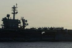 Las preocupantes condiciones a bordo del portaaviones de EE.UU. que lleva más de 250 días en el mar por la guerra de Irán