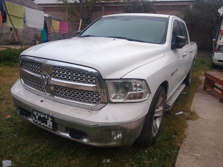 Los detenidos ofrecían vehículos en internet