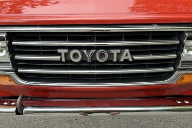 MDZol | Este Land Cruiser viene equipado con un motor 4.0 litros de seis cilindros en línea, combinado con una transmisión automática de cuatro marchas.