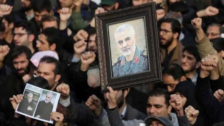 La muerte de Soleimani provocará represalias significativas por parte de Irán, según analistas.