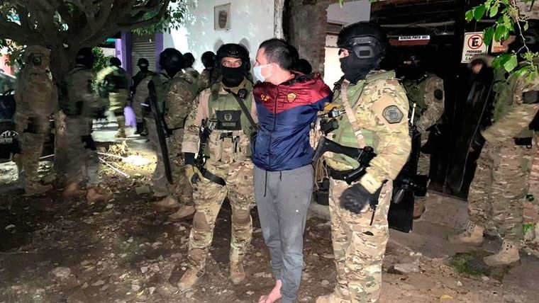 Captura El hombre tras ser reducido (y vestido).