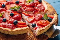 Deleita tus sentidos con nuestra tarta de frutos rojos. Foto: Shutterstock