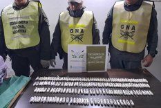 Las cápsulas de cocaína incautadas en el Sur provincial por personal de la Gendarmería Nacional.&nbsp;