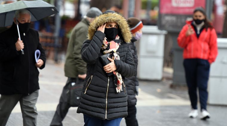 Las temperaturas máximas no superarán los 10° y se esperan mínimas cercanas a los 0° durante el ingreso del frente frío explicó el Servicio Meteorológico Nacional.&nbsp;