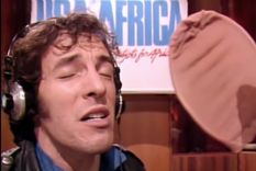 Bruce Springsteen haciendo fuerza mientras le mete al estribillo. Bruce Springsteen haciendo fuerza mientras le mete al estribillo.