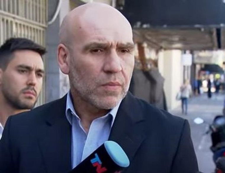 Arribas destacó que casi el 100% de los involucrados están detenidos, aunque aclaró que aún restan piezas por encajar para reconstruir el rol de cada detenido.