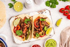 Reutilizá el pollo ya cocido: con esta receta prepará unos tacos para toda la familia