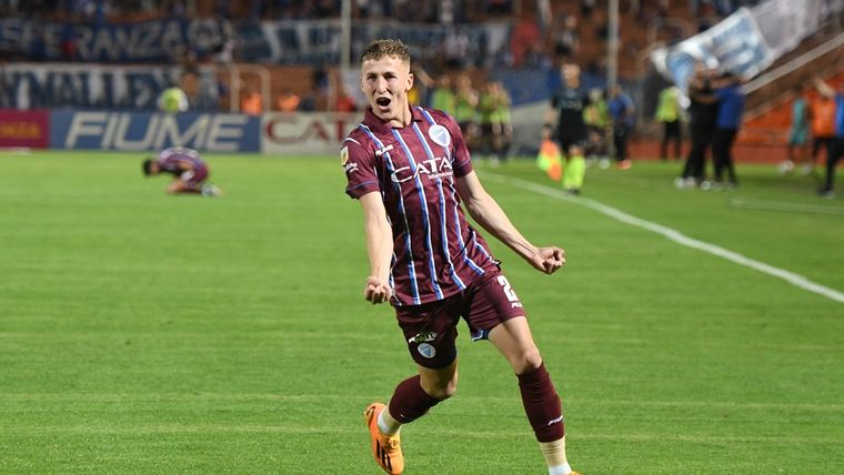 Santino Andino, la gran figura del Tomba. Santino Andino, la gran figura del Tomba.