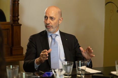 Fabrizio Nicoletti, flamante embajador de Italia, estuvo en Mendoza y habló de las relaciones bilaterales y el interés italiano por hacer inversiones en Argentina. Fabrizio Nicoletti, flamante embajador de Italia, estuvo en Mendoza y habló de las relaciones bilaterales y el interés italiano por hacer inversiones en Argentina.