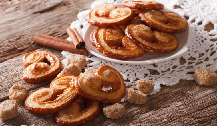 Palmeritas caseras de canela y azúcar: hojaldre fácil y delicioso Foto: Shutterstock