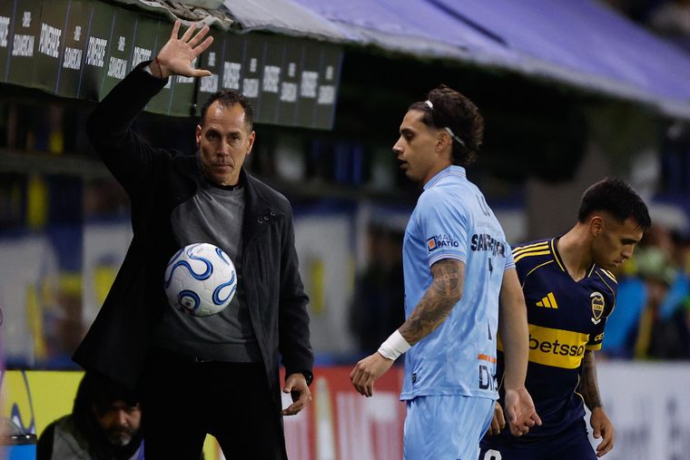 Lucas Bovaglio, de la bronca enorme a las flores a su plantel por haber estado al borde de eliminar a Boca.