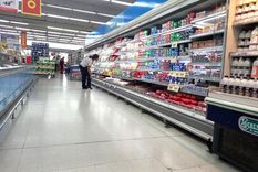 Los productos elaborados por las cadenas de supermercados tienen a tener menos etiquetas frontales que otros alimentos iguales, pero de otras marcas. El etiquetado frontal promueve la alimentación saludable. Foto: MDZ