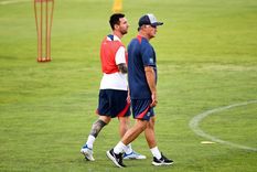 Lionel Messi camina junto a su entrenador Galtier.