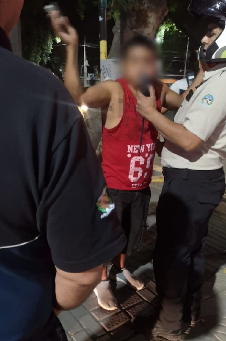 El sujeto fue aprehendido tras descubrir la impresionante cantidad de alcohol en sangre que tenía