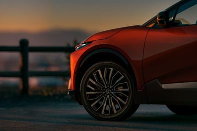 MDZol | El nuevo Toyota C-HR a baterías tiene hasta 338 HP y una autonomía declarada de 290 millas.