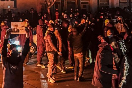 Las protestas tienen lugar en numerosos lugares del país.