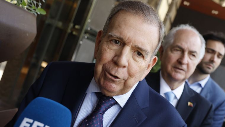 Edmundo Gonzalez Urrutia.jpg