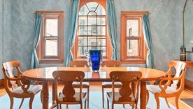 El comedor de la antigua casa de Bob Dylan. Créditos: Allyson Lubow para Sothebys International Realty. El comedor de la antigua casa de Bob Dylan. Créditos: Allyson Lubow para Sothebys International Realty.