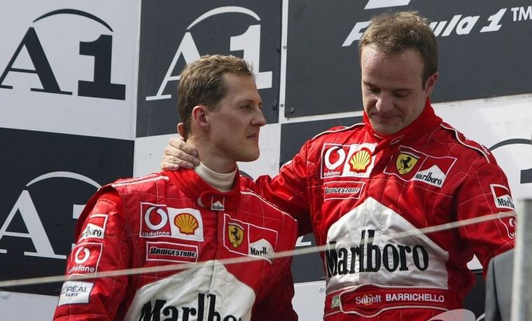 La frustración de Rubens Barrichello tras el Gran Premio de Austria en 2002. La frustración de Rubens Barrichello tras el Gran Premio de Austria en 2002.