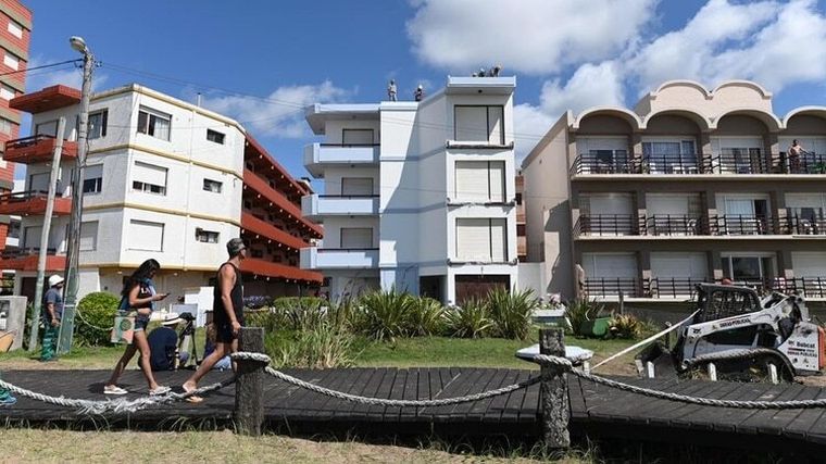 El edificio en el que cayeron los balcones. Foto: Infobae