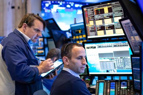 Los bonos soberanos en dólares registran mejoras y las acciones crecen más del 1% en el arranque de la rueda, tras el pago a los bonistas privados. Foto: Bolsa de Valores