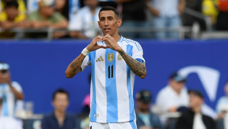 A poco más de un año de su despedida de la Selección, Di María analizó el recambio y mencionó a dos jóvenes que, según él, tienen el perfil ideal para ocupar su lugar. Foto: @Argentina