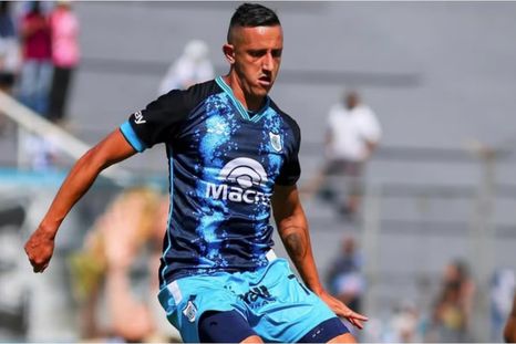 Emiliano Endrizzi, el jugador de Gimnasia y Esgrima de Jujuy que gritó “bomba” en un avión había sido detenido el sábado. Emiliano Endrizzi, el jugador de Gimnasia y Esgrima de Jujuy que gritó “bomba” en un avión había sido detenido el sábado.