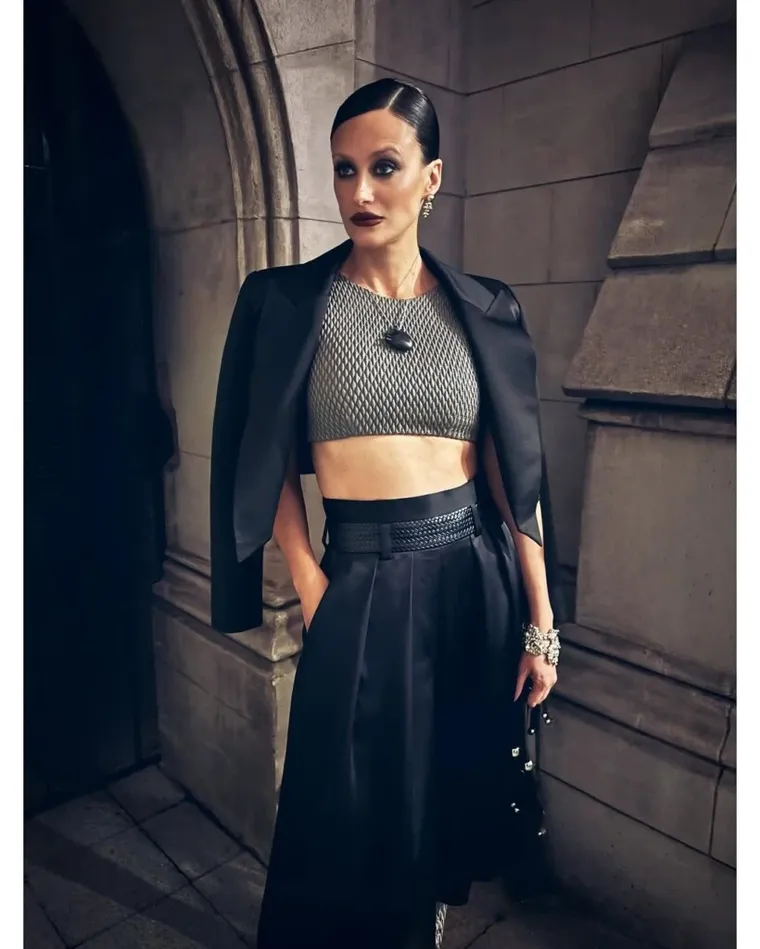 Mirá el look de Mónica Antonópulos.